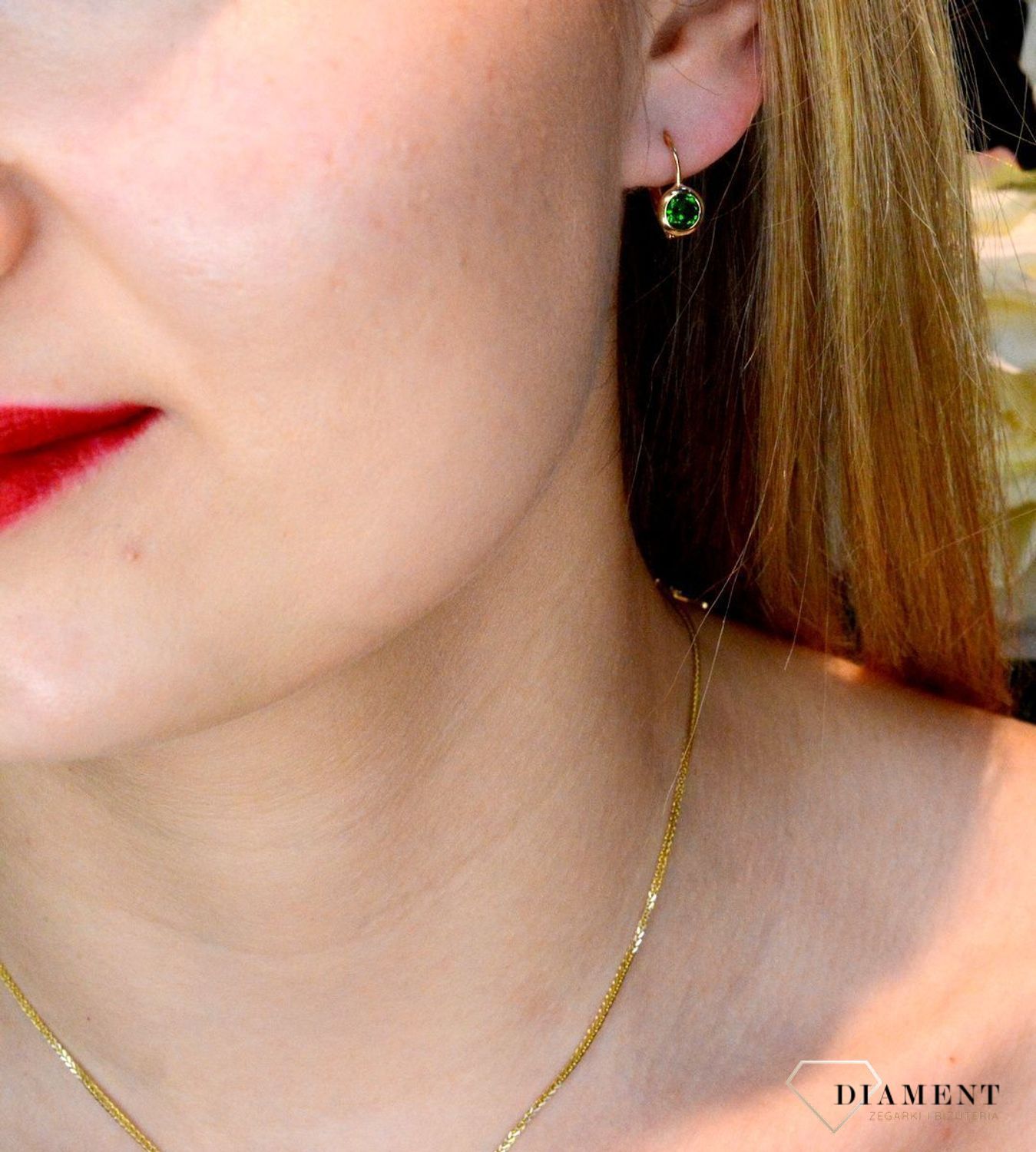 Złote kolczyki 585 wiszące z zieloną cyrkonią KL 1553J (2).jpg